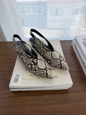 Source Unknown Snake Print Slingback Mules in Black and Cream